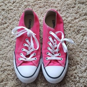 Pink womens size 7 converse